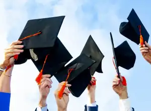 Jalan Sempit Karir Sarjana Baru