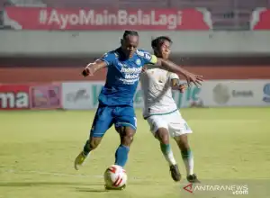 Frets dan Igbonefo tembus 1.000 menit tampil bersama Persib