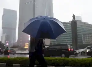 BMKG Prakirakan Hujan Ringan hingga Lebat Guyur Sebagian Indonesia