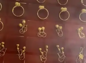 Harga Emas Naik, Warga Bireuen Berbondong Jual Perhiasan