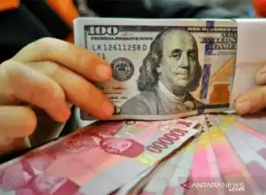 Rupiah melemah seiring pasar yang kembali fokus ke Ukraina
