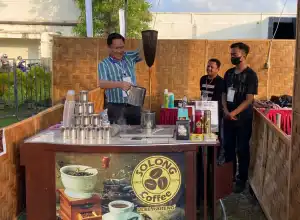Ada Yang Terkesima Dengan Penyajian Kopi Khop