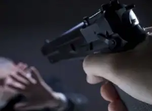 Coba Melarikan Diri, DPO Kasus Narkoba Tewas Usai Dilumpuhkan Polisi