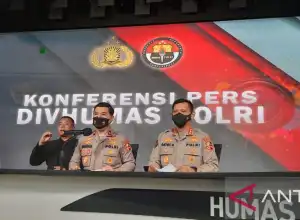 Polri Ungkap Peran Pacar dan Adik Indra Kenz Dalam Perkara Binomo