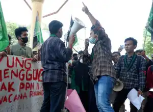 Mahasiswa Kepung DPRK Lhokseumawe, Ini Tuntutanya