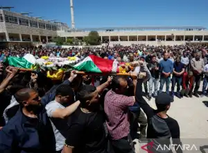 Polisi Israel dan Warga Palestina Bentrok di Situs Suci Yerusalem