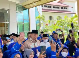 Tiba di Aceh, AHY Disambut Meriah di Bandara SIM