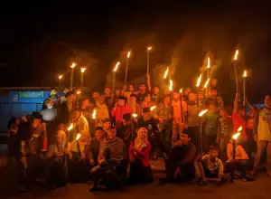 Masyarakat Kampung Lot Bener Sambut Idul Fitri dengan Takbir Keliling dan Pawai Obor