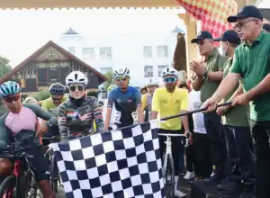 Sekda Aceh Lepas Peserta Tour de Aceh Etape II