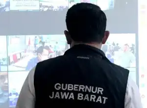 Ridwan Kamil Memandikan dan Mengadzani Jenazah Eril