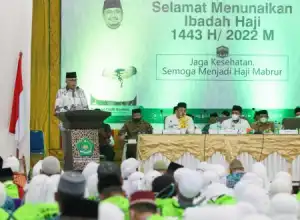 Gubernur Aceh Lepas Keberangkatan Jemaah Haji Embarkasi Aceh Kloter I