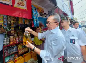Minyak Goreng Curah Seharga Rp14.000 Akan Ada di Supermarket