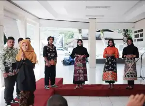 Handriyani Fitri Raih Magister Seni Usai Ciptakan Batik Bermotif Kopi Gayo 