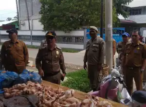 Sempat Menolak Ditertibkan, Pedagang Bersitegang dengan Petugas Satpol PP di Lhokseumawe