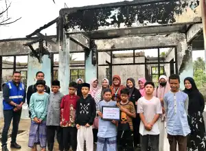 LDK Ar- Risalah UIN Ar-Raniry Salurkan Bantuan Ke Yayasan Yatim Baitul Qur'an Aceh