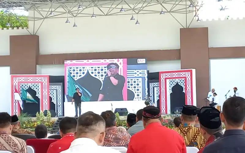 Rafli Kande Bawakan Lagu Asai Nanggroe Dan Wakaf Keikhlasan Dalam Acara Hari Damai Aceh ke-17