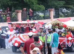 Polisi di Bener Meriah Turut Andil Lakukan Pengamanan Pawai Karnaval HUT RI Ke-77