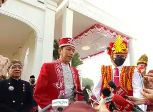 Jokowi Kenakan Baju Adat Sulawesi Tenggara saat HUT ke-77 RI