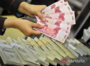 Rupiah Melemah, Ditambah Dibayangi Pengetatan Moneter Agresif The Fed