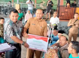 Elmansyur Peduli Beri Bantuan Modal Usaha Untuk Kaum Disabilitas di Aceh Utara