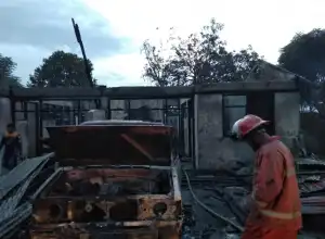 Api Lahap Empat Rumah Beserta Mobil dan Motor di SPN Seulawah