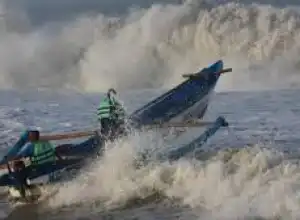BMKG Minta Nelayan Waspada Ketinggian Laut Capai 4 Meter