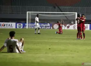 Dikalahkan Timnas Indonesia, Pelatih UEA Sentil Kualitas Rumput Stadion Pakansari