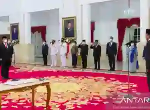 Presiden Lantik Hendrar Prihadi Sebagai Kepala LKPP