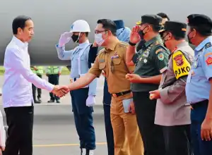Presiden Joko Widodo Tinjau Kereta Cepat Bandung dan Tinjau Vaksin Indovac