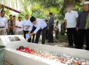 Milad ke-59 UIN Ar-Raniry, Pimpinan Kampus Ziarahi Makam Mantan Rektor