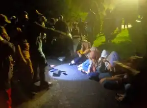 11 Wanita Beserta Sejumlah Botol Miras Jenis Anggur Diamankan di Ulee Lheue