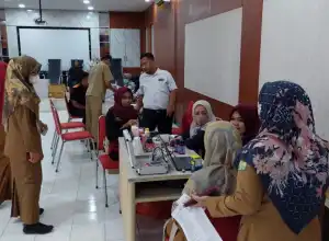 Dinas Koperasi dan UKM Aceh Donorkan 15 Kantong Darah