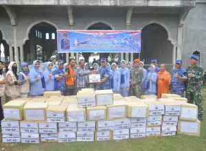 TNI AU Kembali Distribusi 500 Paket Bantuan Untuk Korban Dampak Banjir di Aceh Utara