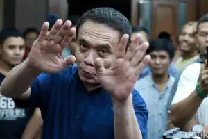 Irwandi Yusuf Batal Pulang ke Aceh Hari Ini