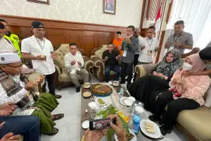 Irwandi Yusuf Tiba di Aceh