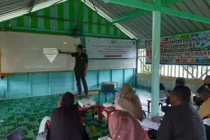 Dosen Prodi Ilmu Komunikasi Beri Pelatihan Jurnalistik Kepada Operator dan Perangkat Desa Cot Seurani