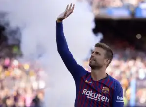 Gerard Pique Umumkan Diri Gantung Sepatu