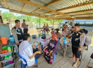 Urkes Polres Subulussalam Berikan Pelayanan Kesehatan Gratis untuk Korban Banjir