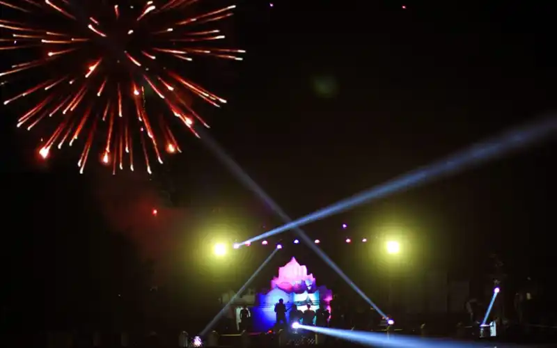 Atraksi Kembang Api Hiasi Penutupan Carnival Putroe Phang