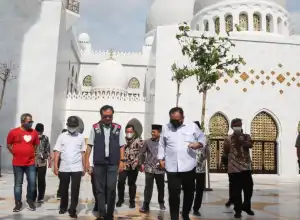 Jelang Serah Terima, Menag Tinjau dan Pastikan Masjid Raya Sheikh Zayed Solo