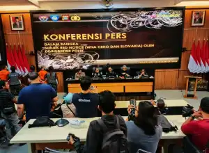 Polisi Tangkap 2 Orang Buron Interpol Asal Republik Ceko dan Slovakia