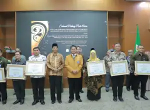 Sejumlah SKPA Terima Penghargaan dari Dinas Perpustakaan dan Kearsipan Aceh