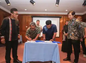Jalin MoU dengan Yayasan Fatih Indonesia, Kadisbupar Aceh Harap Lahirkan Generasi Emas
