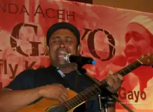 Rafly Kande Peringati Hari Ibu dan Tsunami Aceh Lewat lagu "Ku Kenang"