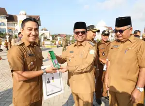 Bupati Beri Penghargaan 5 Desa yang Capai Status Desa Mandiri di Aceh Utara