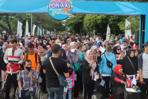 Kapolda Aceh bersama Forkopimda Ikut Jalan Sehat pada Launching Maskot PON 2024