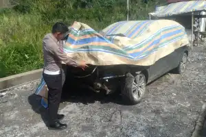 Mobil Mantan Anggota DPRK Aceh Besar Adnan Beuransyah Lakalantas di Bener Meriah