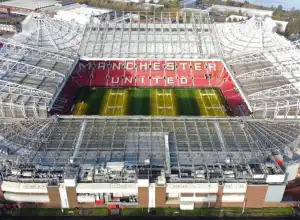 Elon Musk Digadang-gadang Akan Serius Beli Manchester United