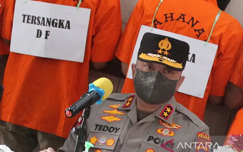 Buntut Kasus Narkoba Teddy Minahasa, Mantan Kapolres Bukit Tinggi Disidang