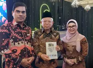 UIN Ar-Raniry Persembahkan Buku untuk Ultah Ke-80 Wapres Ma'ruf Amin